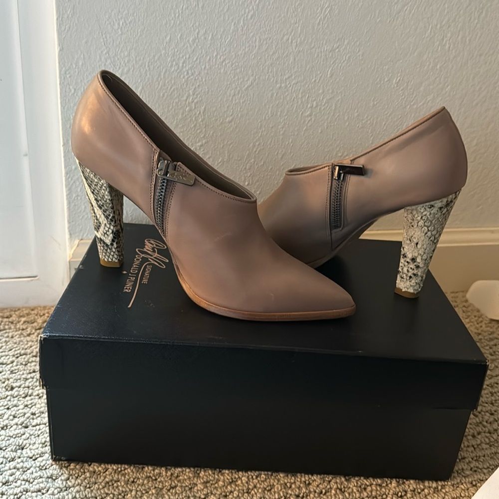 Donald Pliner booties New in box 7 1/2